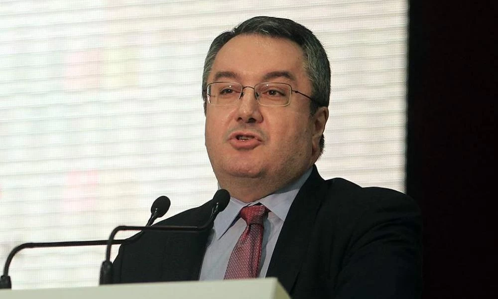 Μόσιαλος: Σε καμία περίπτωση δεν θα κλειστούν στα σπίτια τους οι 65άρηδες